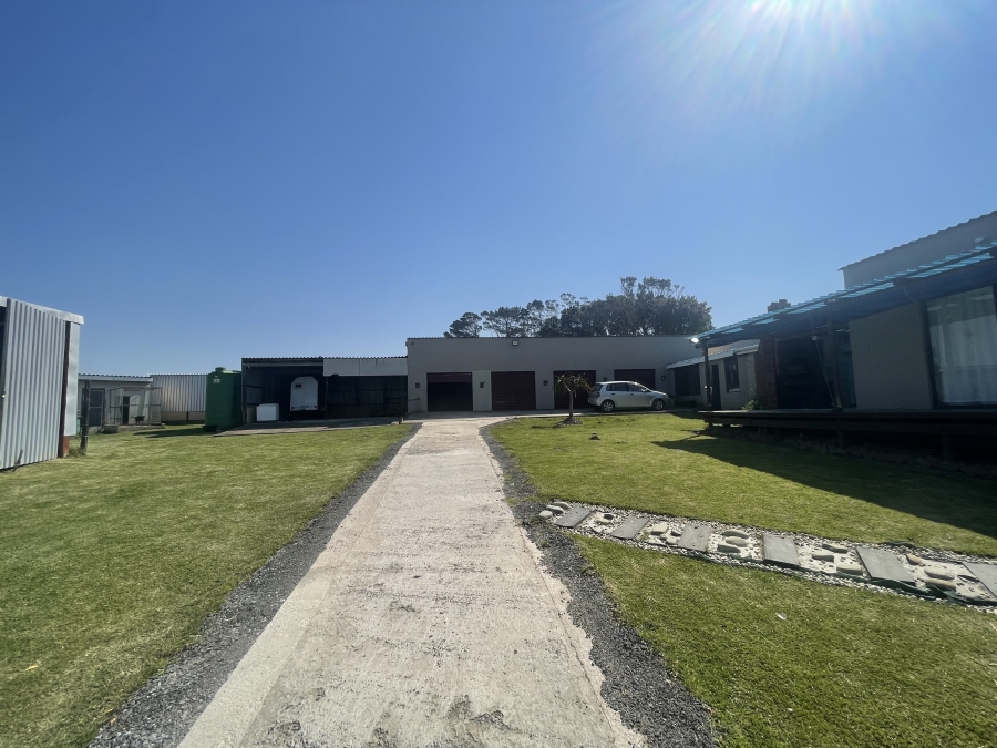 4 Bedroom Property for Sale in Cove Ridge East Eastern Cape